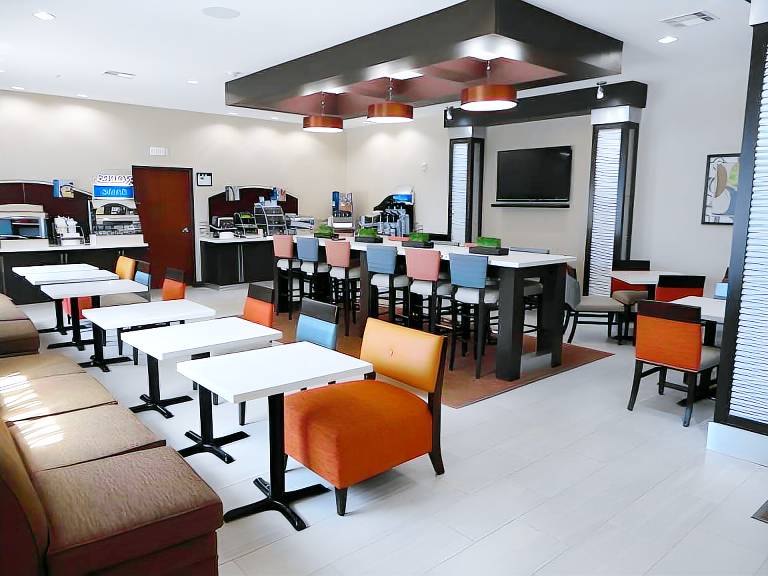 Holiday Inn Express Kenedy By IHG — photo 5