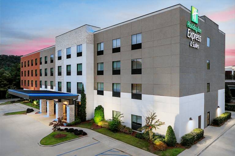 Holiday Inn Express and Suites Birmingham Homewood By IHG