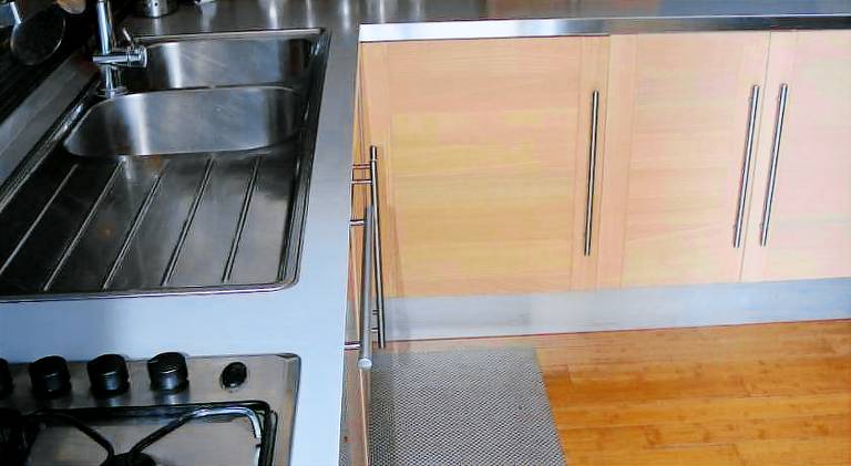 Fully equipped rental apartment with patio | Dogs allowed — photo 5
