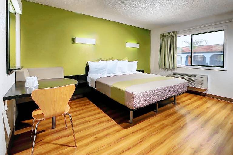 Motel  Chatsworth