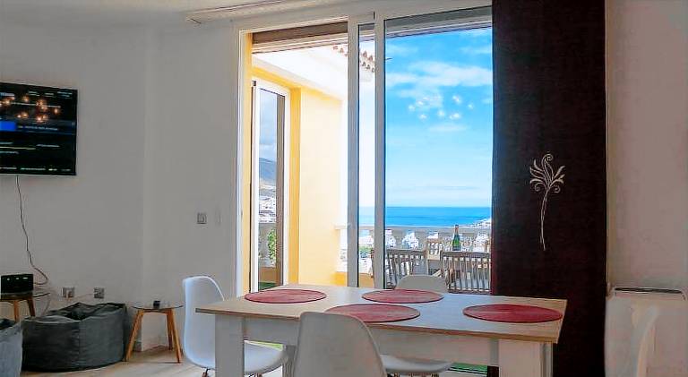 Apartment with patio | Suitable for remote work — photo 3