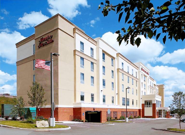 Hampton Inn & Suites Pittsburgh Airport South–Settlers Ridge in Pittsburg, PA