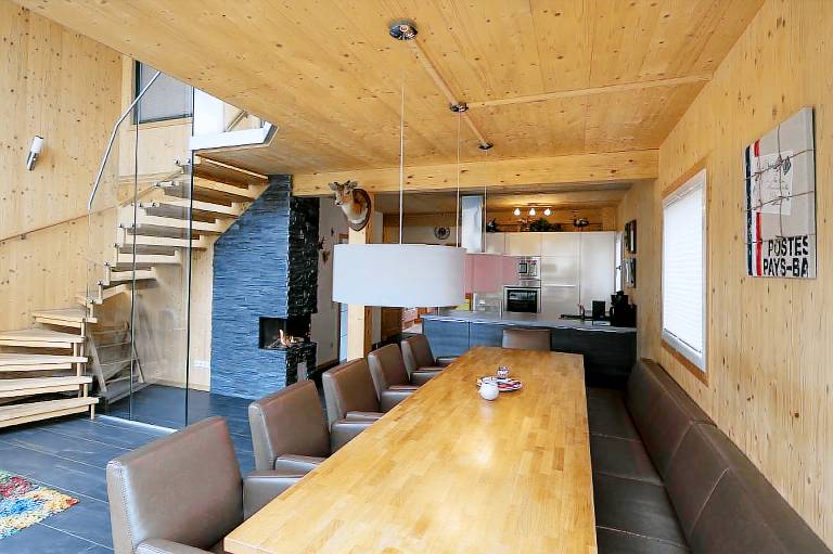 Chalet with jacuzzi, sauna & patio — photo 2