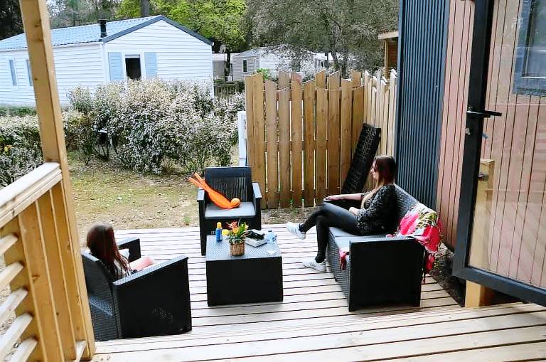 Camping Le California - COTTAGE TRIO PREMIUM - TV - DISHWASHER 6 people — photo 3