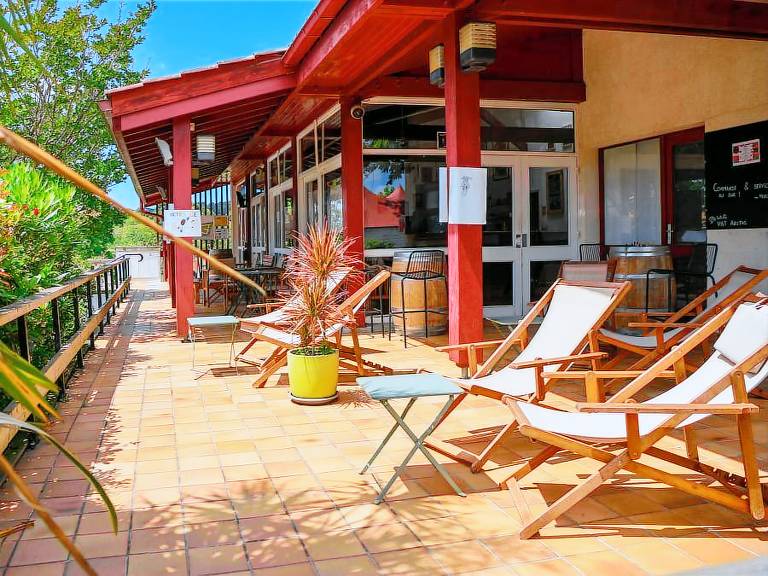 Family-oriented chalet with terrace & pool | Pets are welcome — photo 3