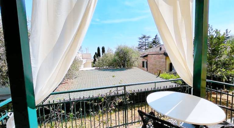 Rental apartment with pool in Torri del Benaco