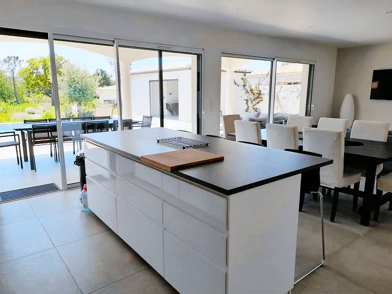 Fully equipped beautiful villa with patio, garden & grill | Pool view | Suitable for remote work | Pets are welcome — photo 3