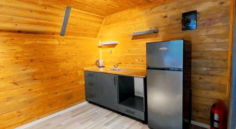 Serviced apartment with terrace, yard & jacuzzi — photo 4