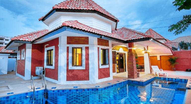 Villa with pool | Next to Big Buddha in Pattaya