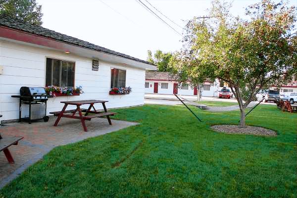 Covered Wagon Motel Lusk WY — photo 4