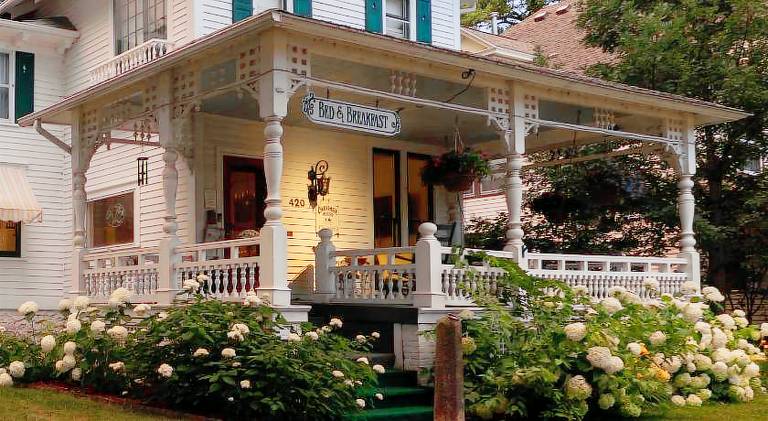 Carriage House Bed & Breakfast — photo 4