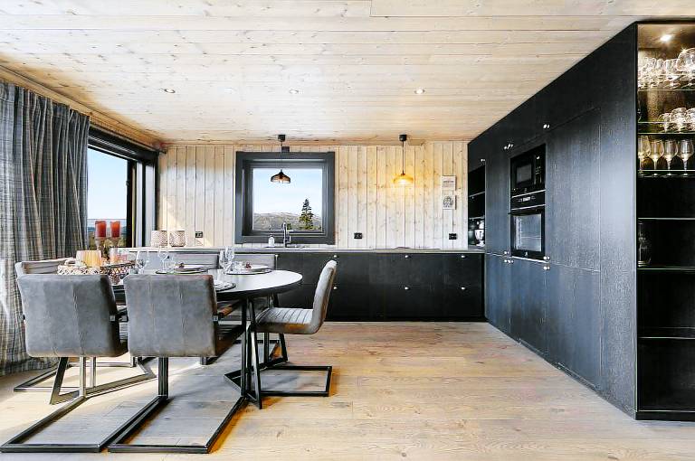 House with barbecue & patio — photo 5