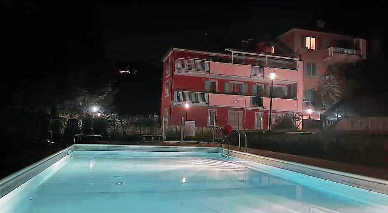 Holiday apartment with pool — photo 4