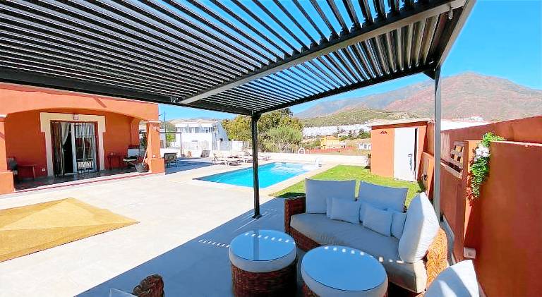 Vacation home with pool | Pets allowed — photo 3