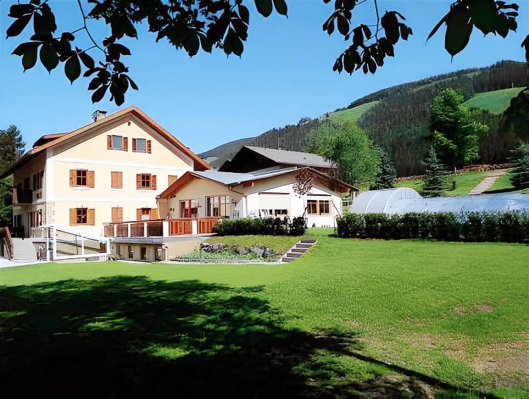 Appartamento con servizi da hotel  Villabassa