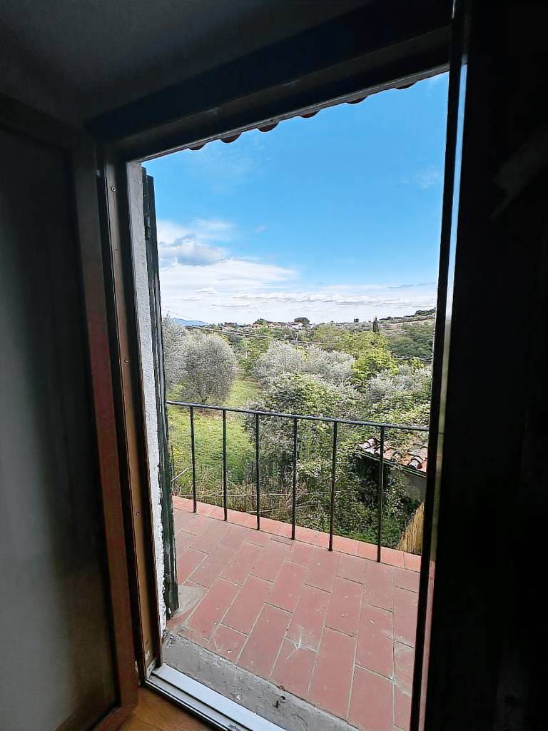 Vacation home with yard & terrace in Figline e Incisa Valdarno