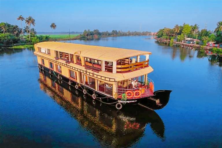 Houseboat Pallathuruthy