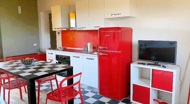Pleasant apartment with patio | Pets allowed — photo 5