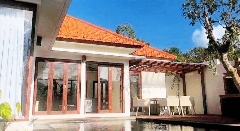 Villa with pool in Pecatu
