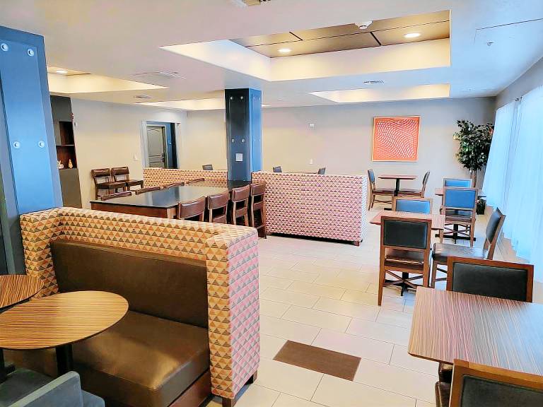 Holiday Inn Express & Suites Casa Grande by IHG — photo 4