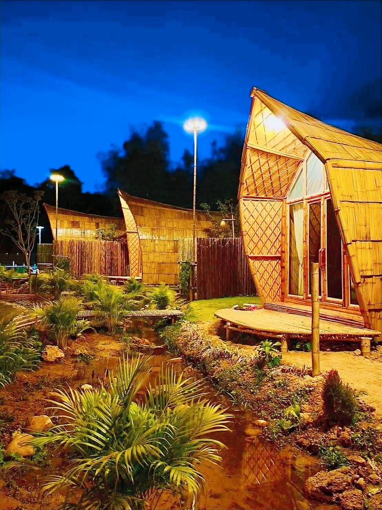 Vacation home with yard | Pet-friendly — photo 3