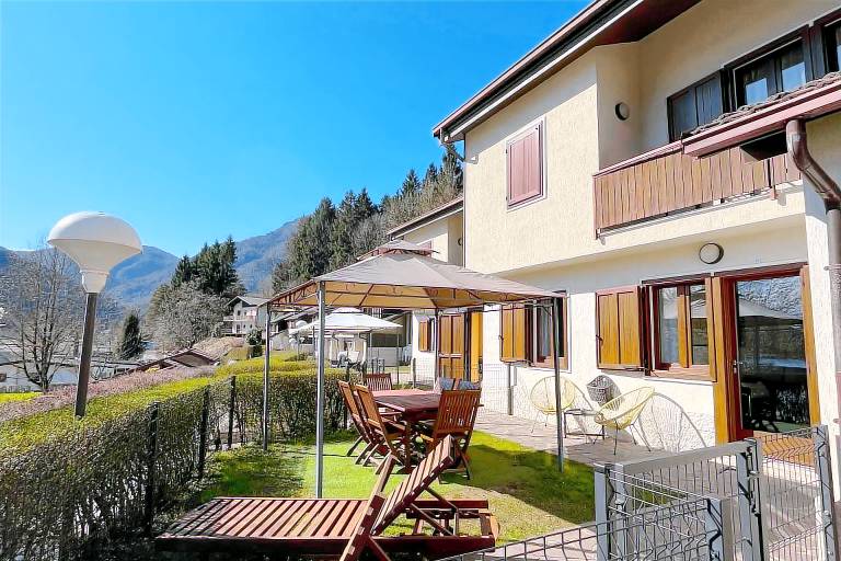 Rental apartment with BBQ & yard | Nature view — photo 2