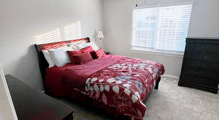2bed 3bath private and close to everything ! — photo 2