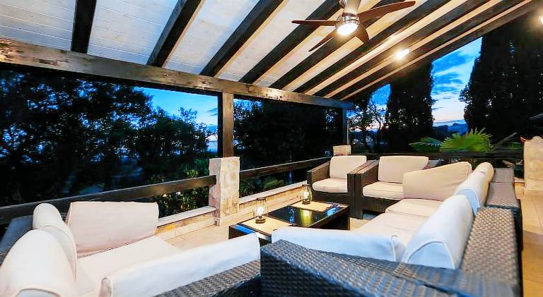 Villa with pool | Pets allowed — photo 2