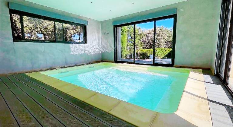 Villa with pool — photo 2