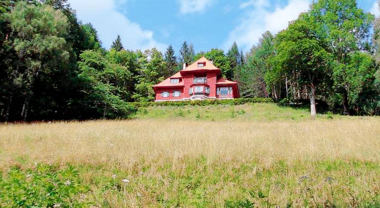 Holiday apartment with yard, private pool & patio in Mariazell