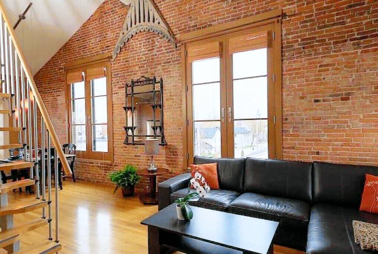 Apartment Kingston