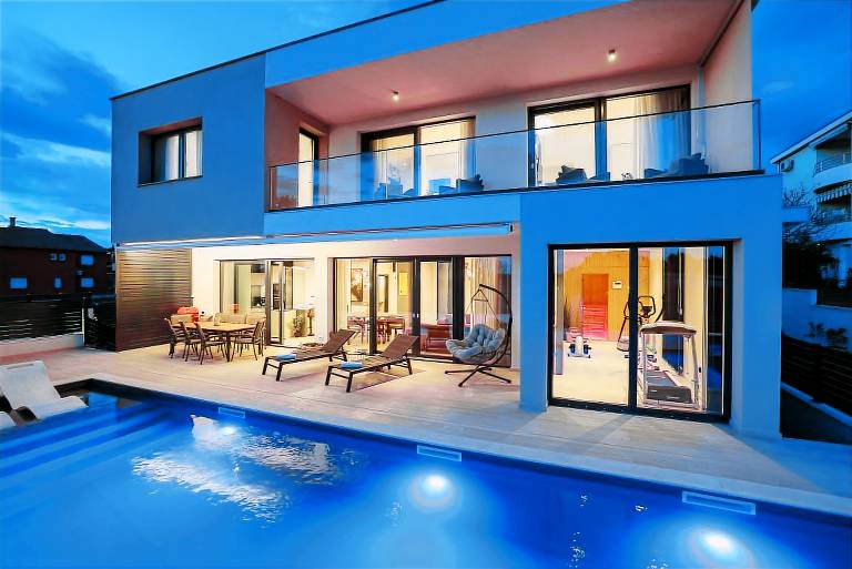 Children-friendly spacious villa with pool, garden & terrace | Pet-friendly in Biograd na Moru