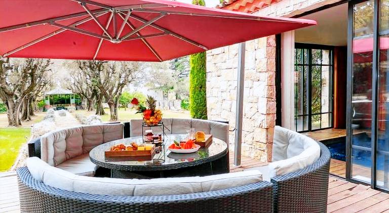 Ample vacation home with jacuzzi & pool | Dogs allowed — photo 5