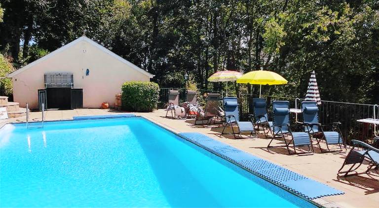 Apartment with pool & jacuzzi — photo 3