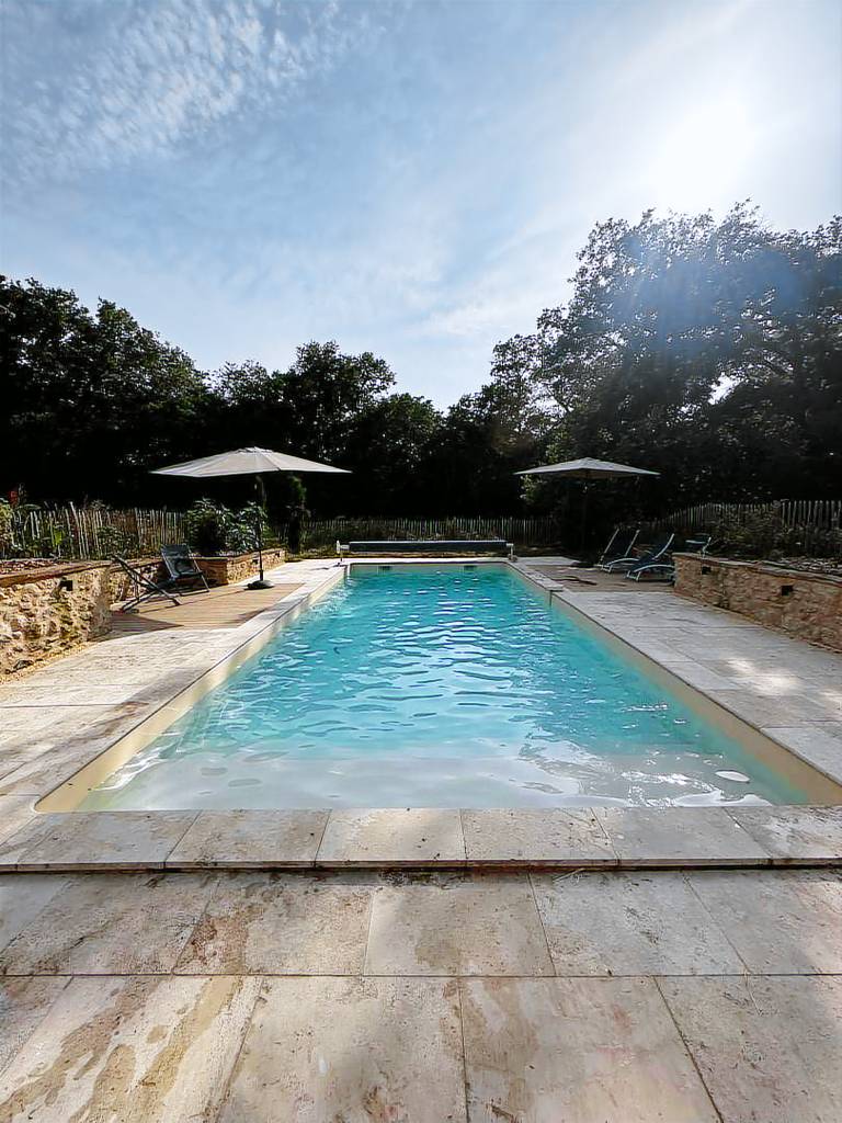 Gite with patio, yard & barbeque — photo 3
