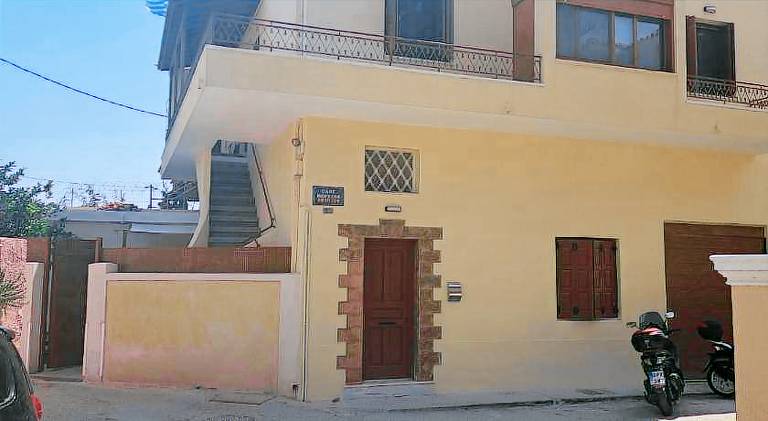 Holiday apartment with terrace & yard | Pets are welcome in Chios