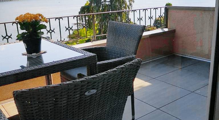 Rental apartment with patio — photo 5