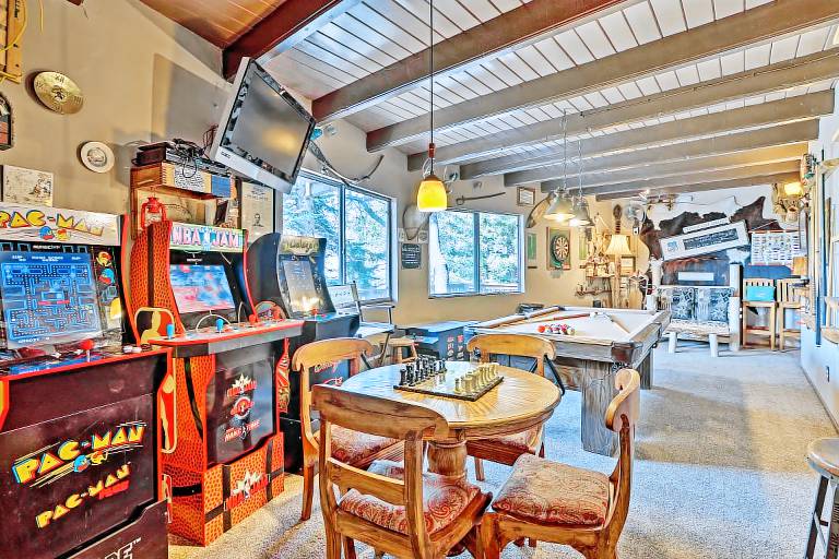 Family Cabin w/ Game Room Near Hiking + Skiing! — photo 2