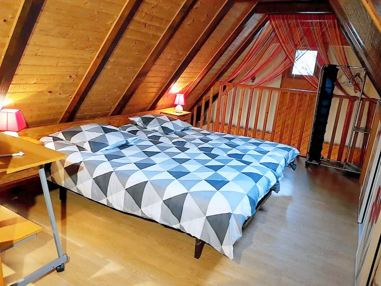 Chalet with grill, terrace & private pool | Garden view | Pet-friendly — photo 3