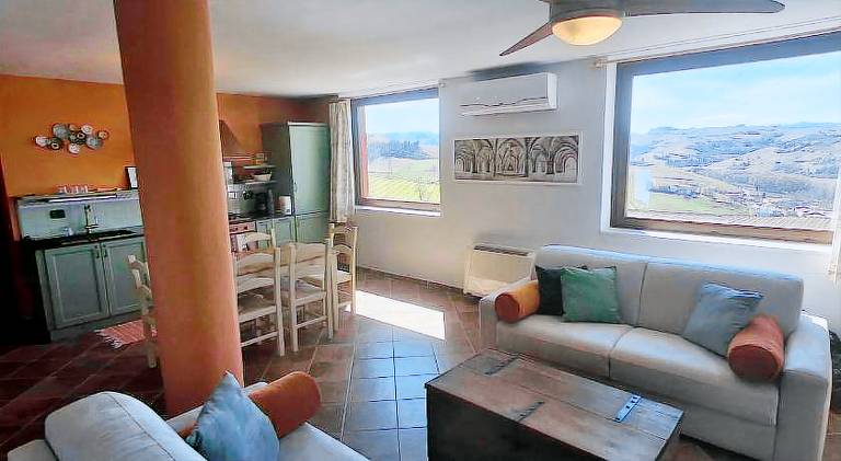 Rental apartment with terrace & yard | Pets are welcome — photo 2