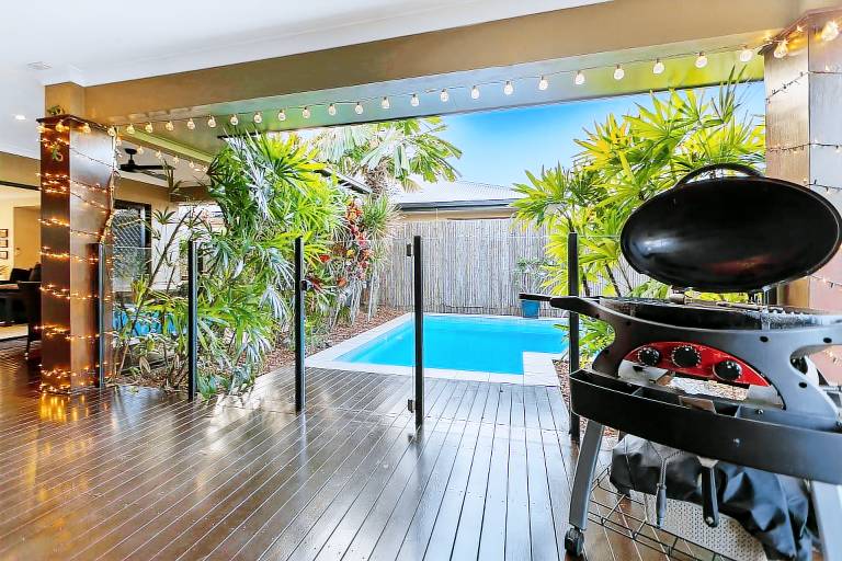 Modere Pool Entertainer Child Pet