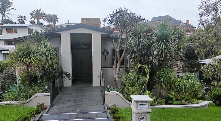 C'est La Vie in Tauranga