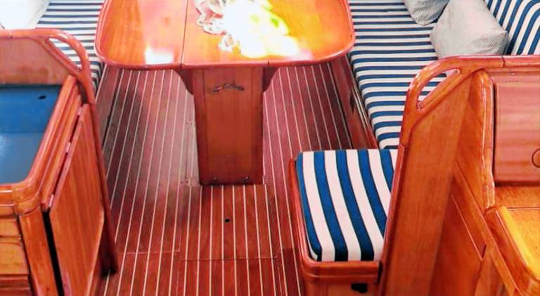 Boat with pool in Vigo