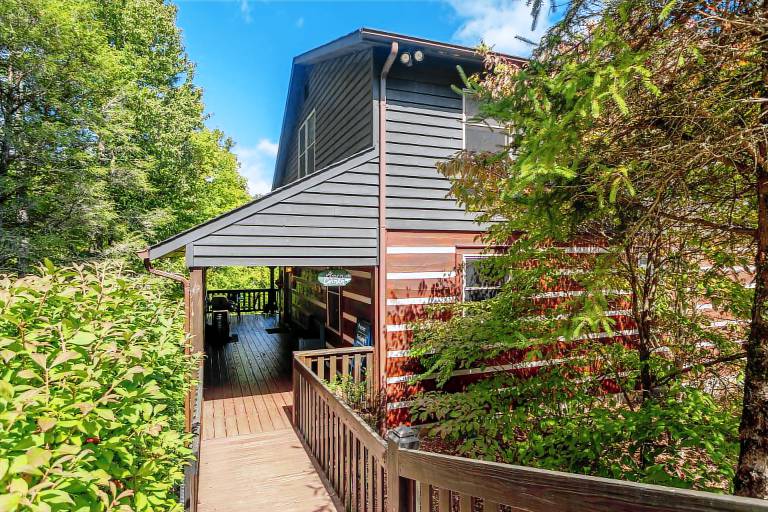Amen Corner - Close to Boone! Hot Tub, Pet Friendly, Ping Pong, Foosball, Mountain Views — photo 2