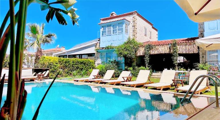 Dort Mevsim Alacati — photo 2