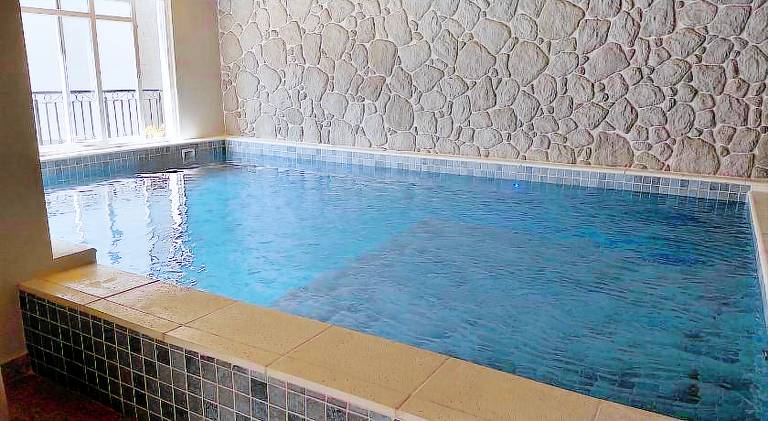 Apto Top, otima Localizacao, 4 min de carro da rua coberta Piscina termica, academia, ate 4 hospede — photo 3