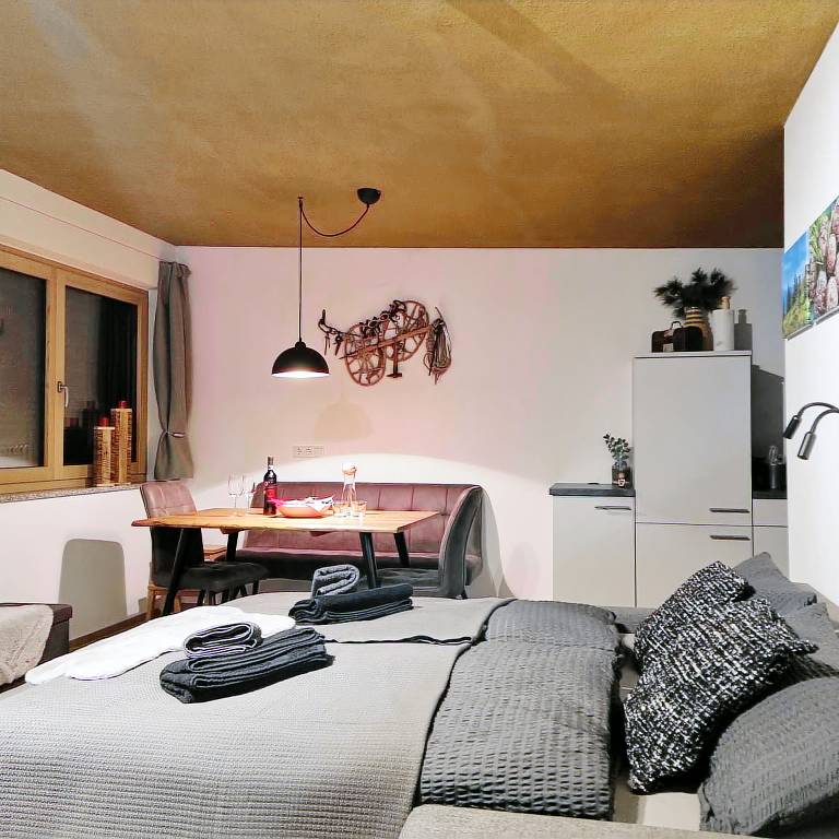 Rental apartment with yard & patio | Garden view — photo 4