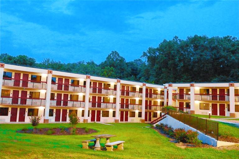 Red Roof Inn & Suites Commerce - Athens — photo 3