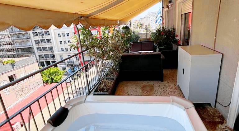 Rental apartment with jacuzzi, yard & patio | Near Temple of Hephaestus | Suitable for remote work | Dogs allowed — photo 3