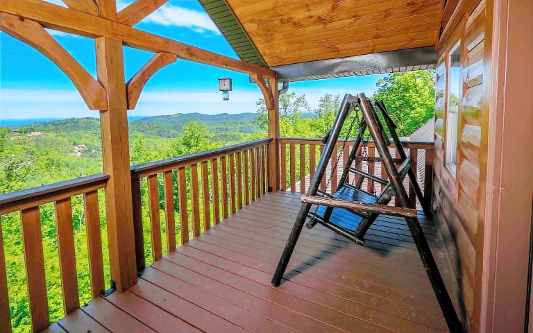 A Cloud 9 - Mountain Views, Hot Tub Bliss & Pool Table Fun! — photo 3